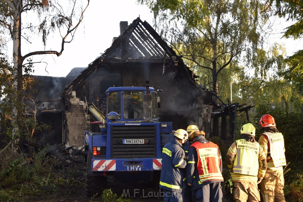 Grossfeuer Einfamilienhaus Siegburg Muehlengrabenstr P1002.JPG - Miklos Laubert